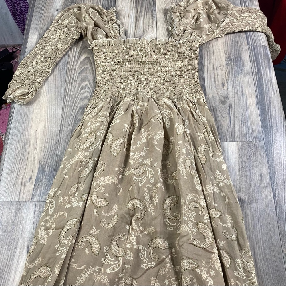 COPY - HANSEN&GRETEL Adorable paisley dress on or of shoulder puff sleeve. - Picture 9 of 14